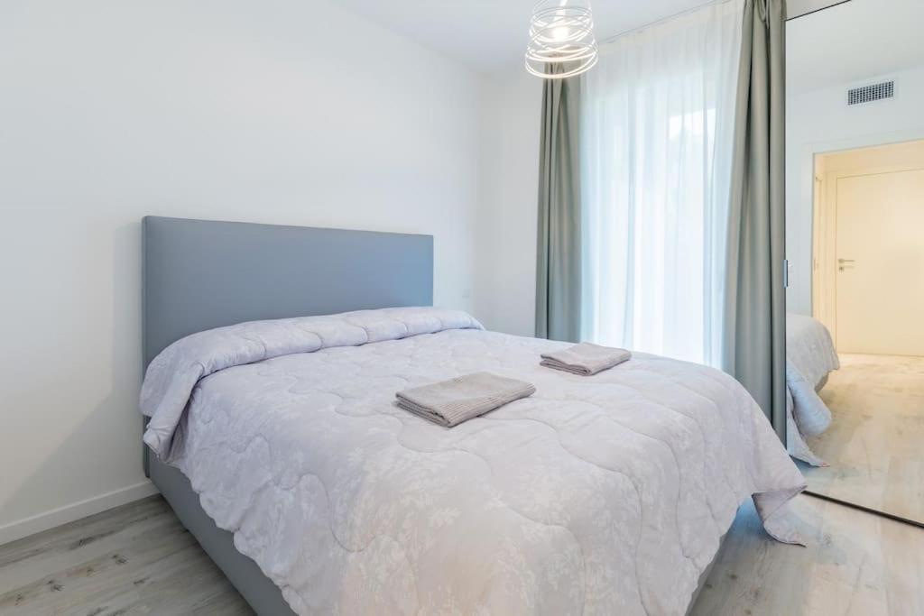 Wave Island! Luxury Resort A Jesolo - Piscina E Park Free! ภายนอก รูปภาพ