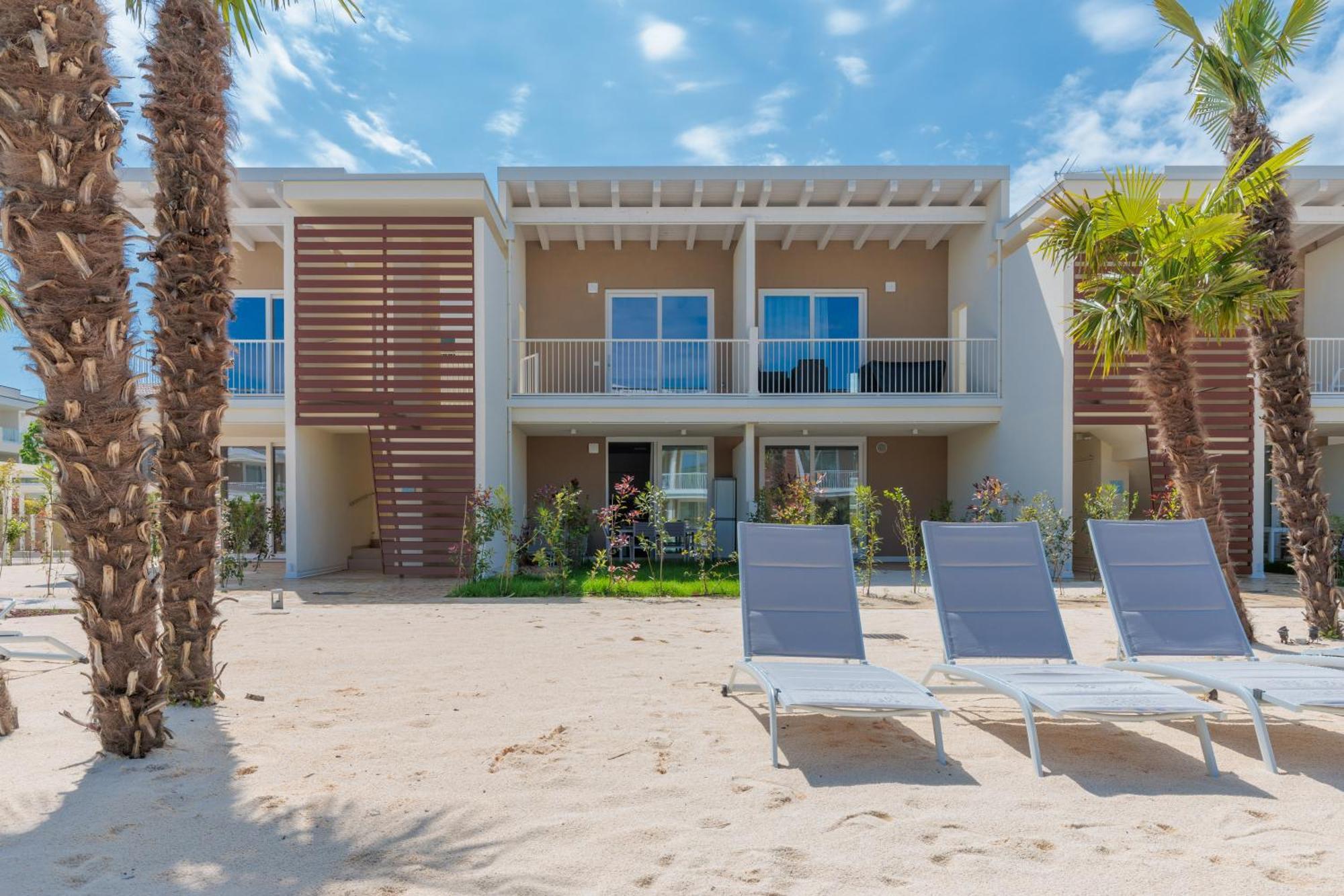 Wave Island! Luxury Resort A Jesolo - Piscina E Park Free! ภายนอก รูปภาพ
